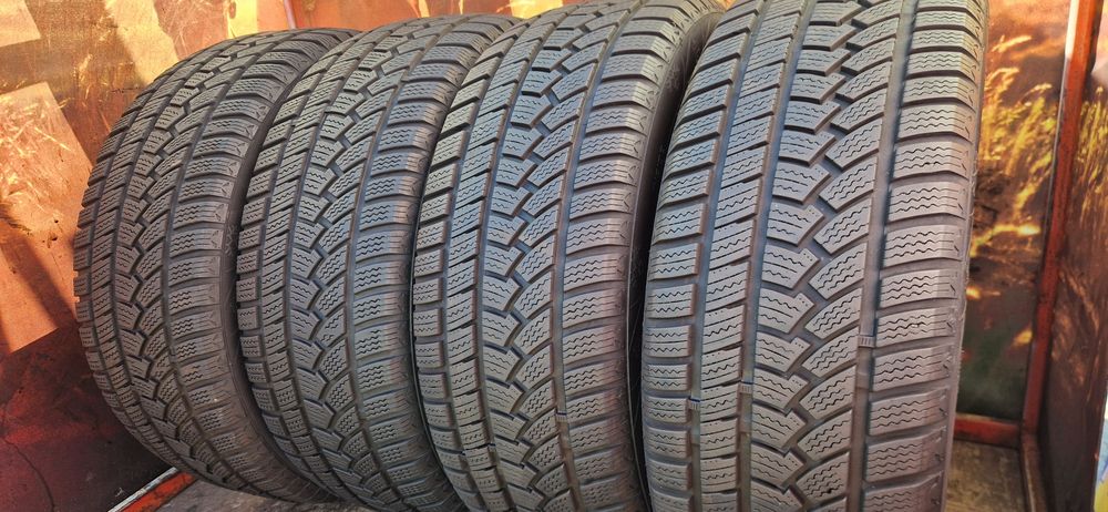 Set 4 Anvelope ca noi Interstate 235 55 R18 M+S