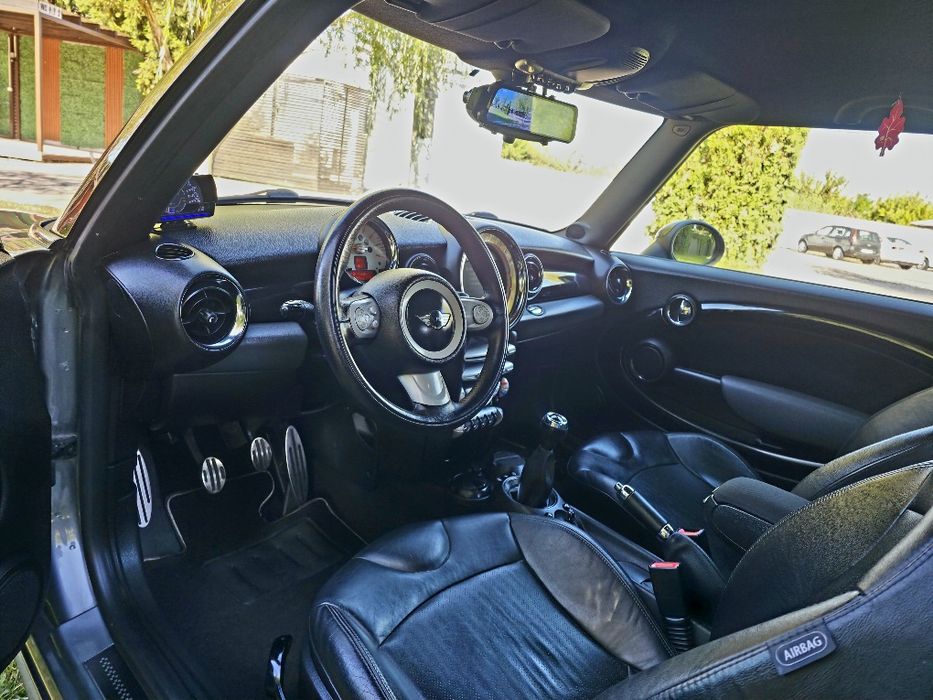Mini Cooper  John Cooper Works 250cai îngrijită ca la carte pentru pasionati