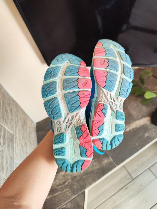 Маратонкии Asics