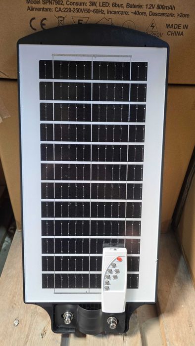 Vând corp stradal cu panou solar!