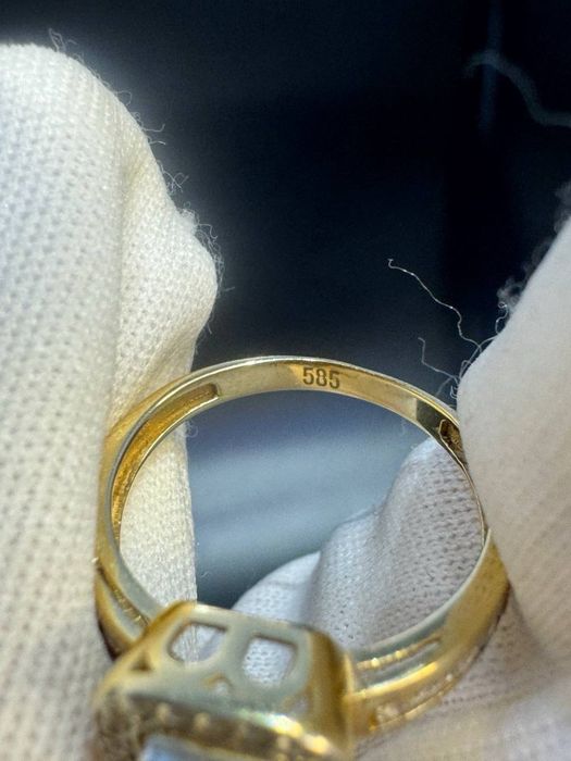 Золото 585  Кольцо Масса: 2,7