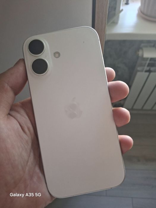 iphone 17 белый.