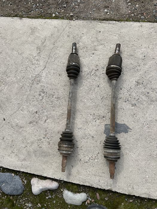 Продам привода на Субару Форестер  г коплект