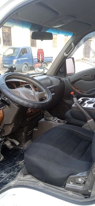 Huyundai portret dakumenta bir tonna ikkita temir balon metan bor