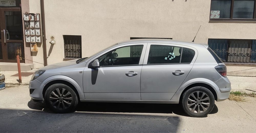 Opel Astra H  cu GPL, 122mii km reali, AC și pilot automat de