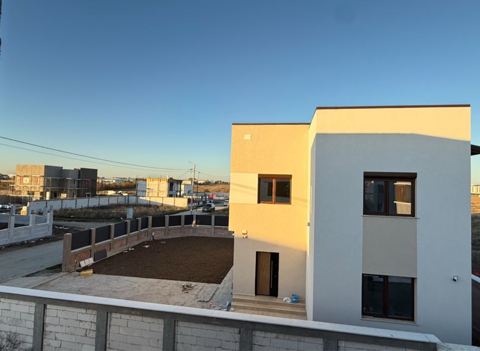 Vand casa Lux la cheie