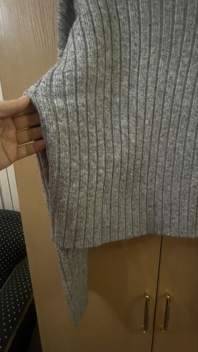 Продам пуловер Bershka. S