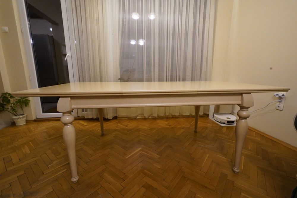 Маса масив и 6 стола