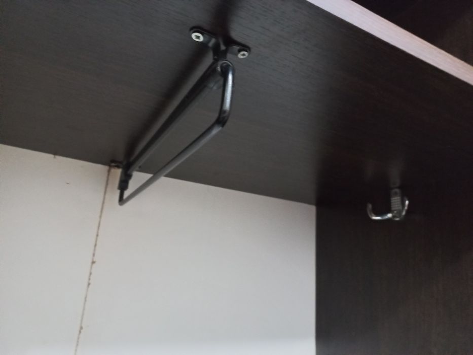 Шкаф в прихожую продам