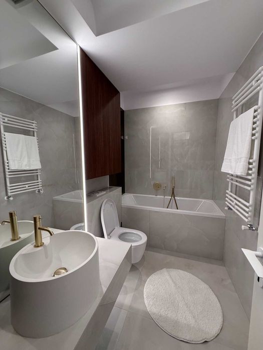 Inchiriez Studio Dublu Cortina North
