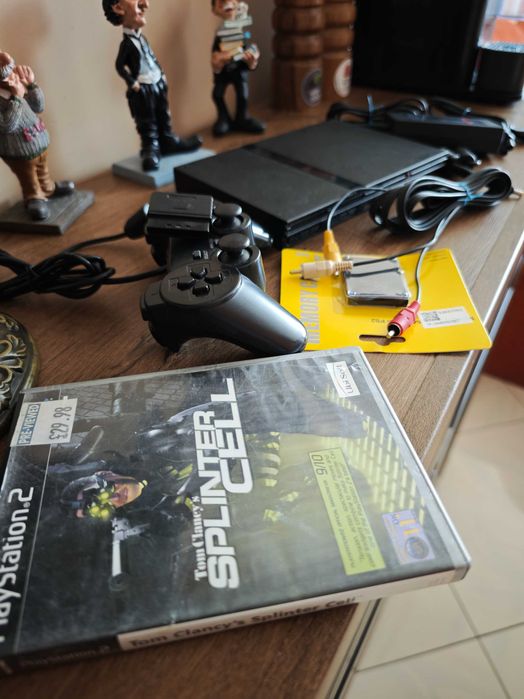 PlayStation 2 Slim комплект с игра подарък