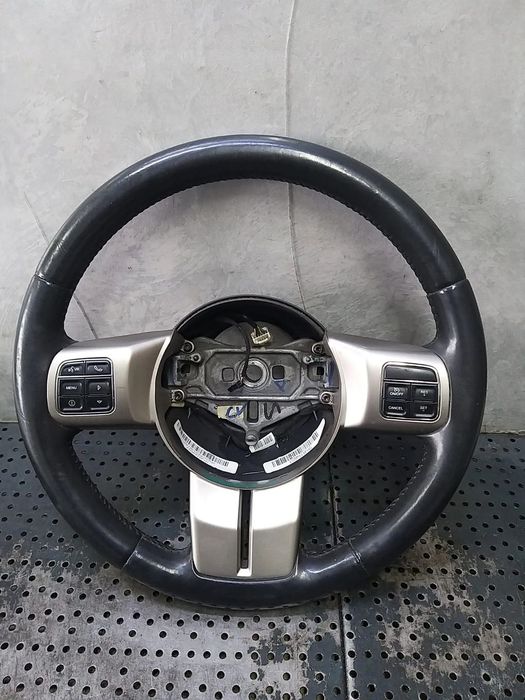 Volan in 3 spite cu comenzi si padele jeep compass mk49 68064791ad 1sq891dfag