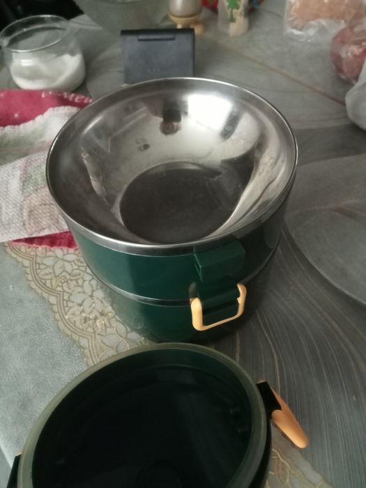 Продам двухъярусный бокс для еды