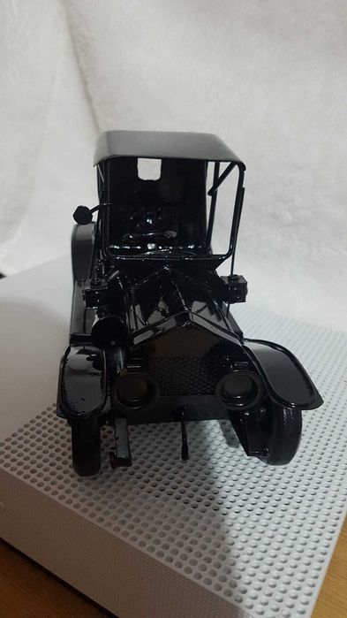 Machetă auto de epocă