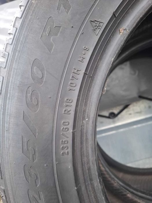 Set 2 anvelope iarna Pirelli 235/60 R18 107H