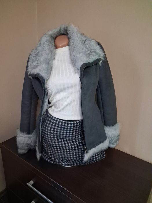 Geacă damă gri cu blană, stil elegant, mărimea S