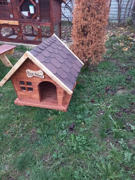 Coteț CĂSUȚĂ  pentru câini de talie mică.