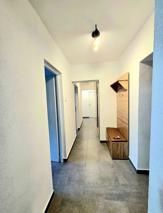 Apartament 3 camere, decomandat, 4/10