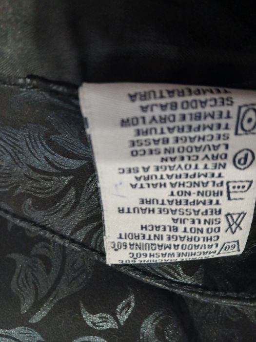 Pantalon negru cu imprimeu foarte elegant ,de damă