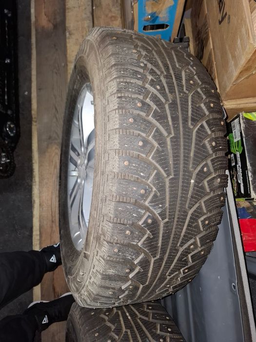 Продам зимнюю резину+диски