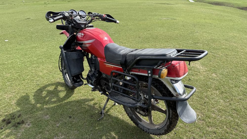 Мотоцикл Suzuki GSX 200