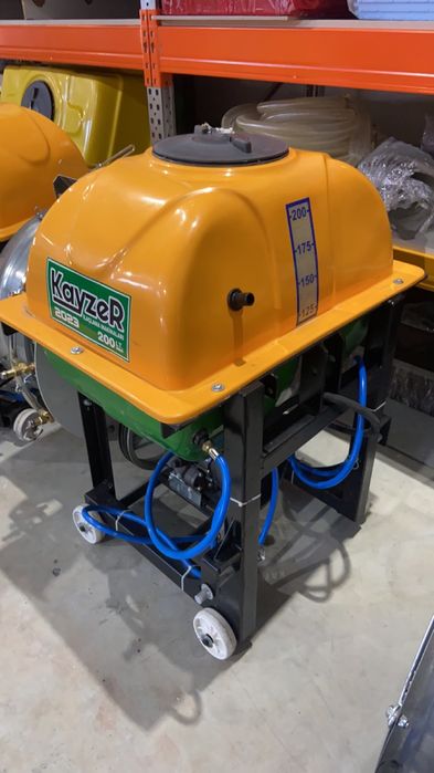 Вентилаторна пръскачка 200л - Налични