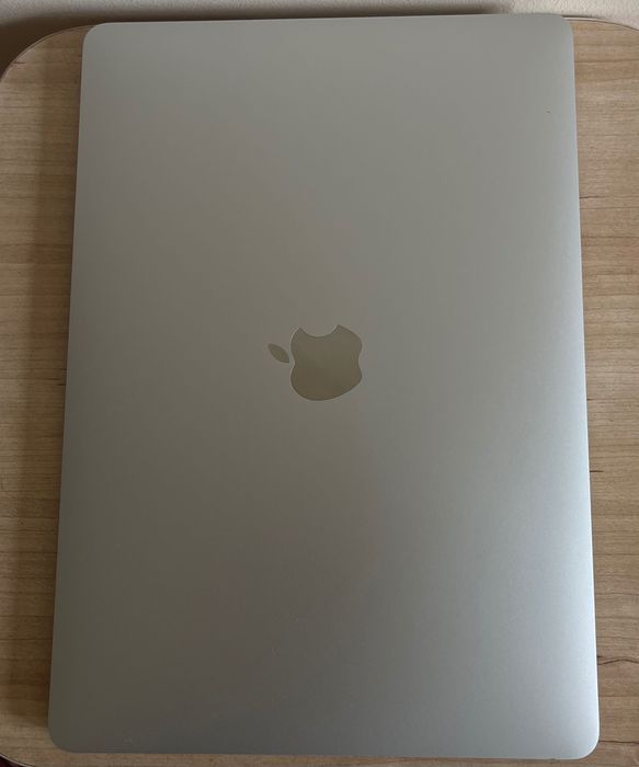 MacBook Air i3 8/256 (exchange with ipad )