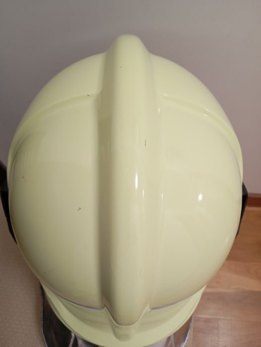 Пожарникарска каска