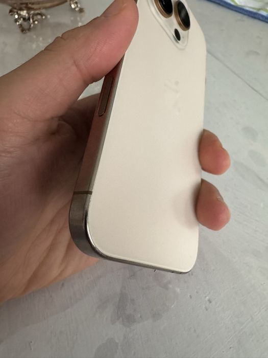 iPhone 16 pro 256gb desert