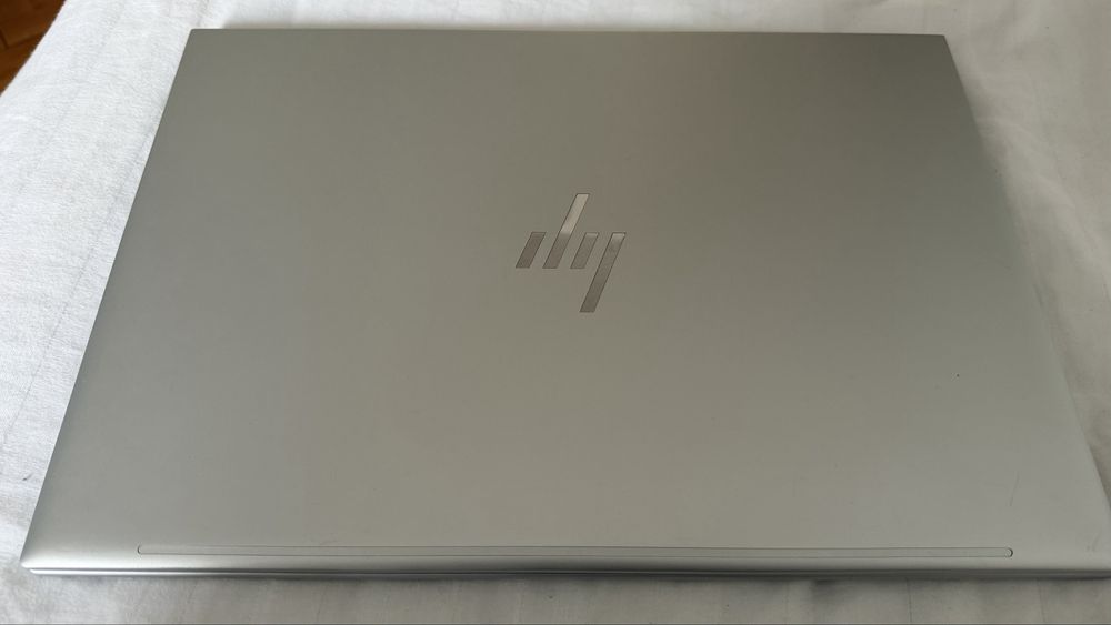 HP Elitebook 860 G10 i7