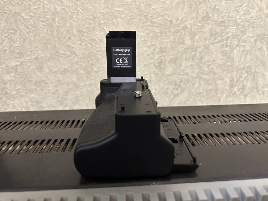 Батарейная ручка Canon RP