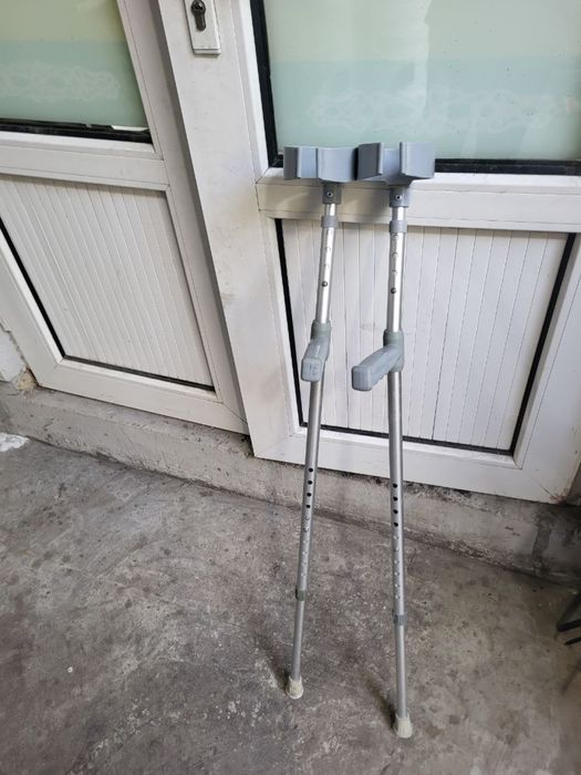 Продам костыли и трость