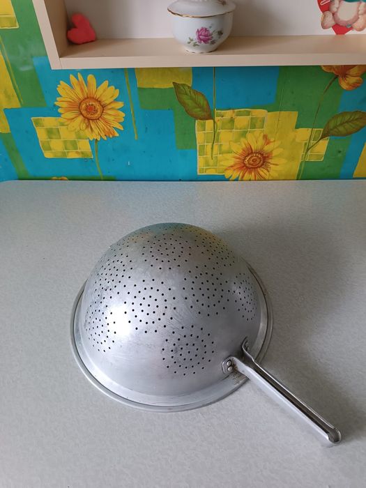 Продается Дуршлаг диаметр 30 см