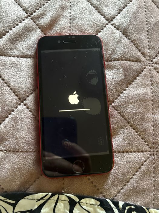 Iphone SE 2020 red/червен