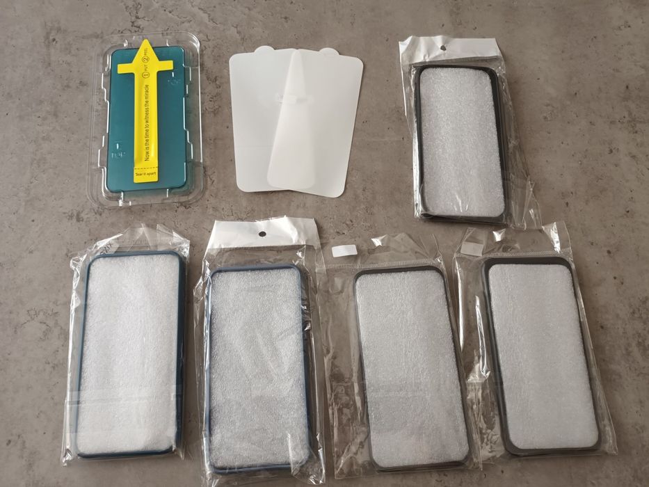 Калъфи и протектори за стъкло на Iphone X/XS