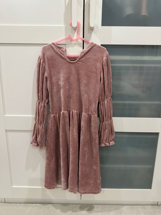 Детска рокля пепел от рози от плюш