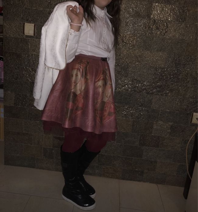 Пола на Junona за малки дами