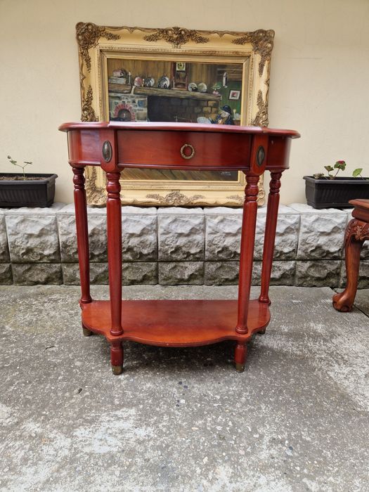 Прекрасна антикварна английска конзолна масичка