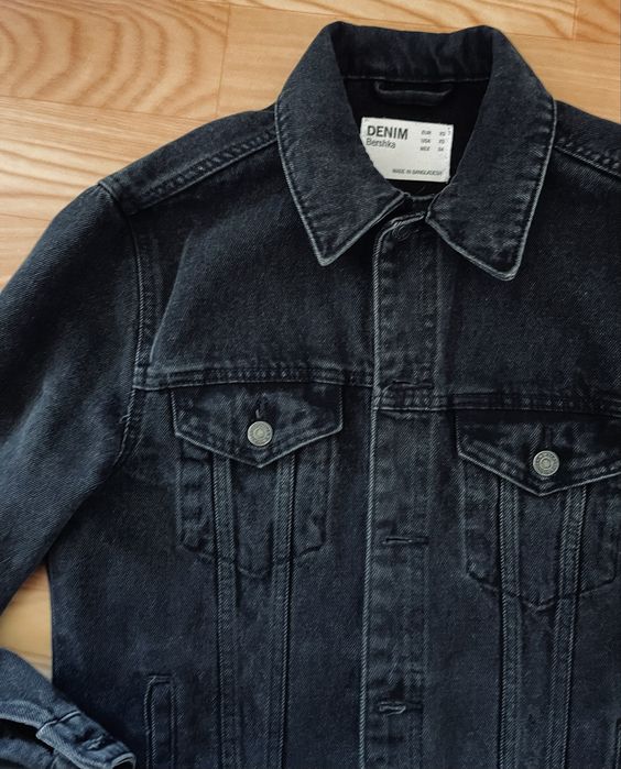 Джинсовая куртка "Bershka"  размер XS (Бангладеш)