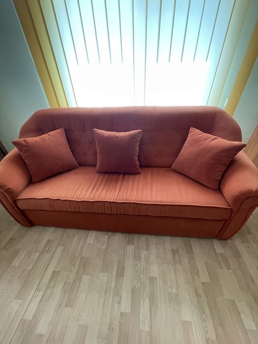 Vand mobila in stare excelenta