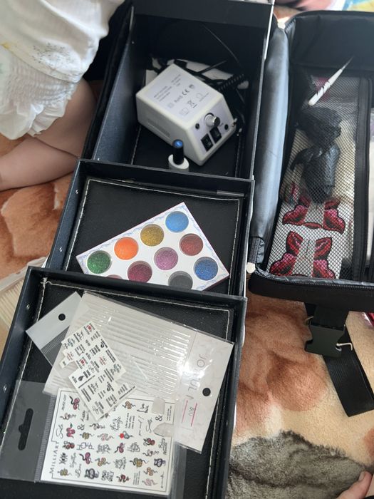 Продам набор для маникюра