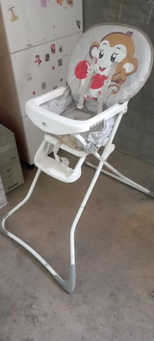 Стульчик для кормления малыша