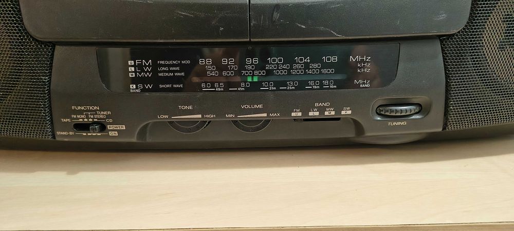 Radiocasetofon cu cd SHARP