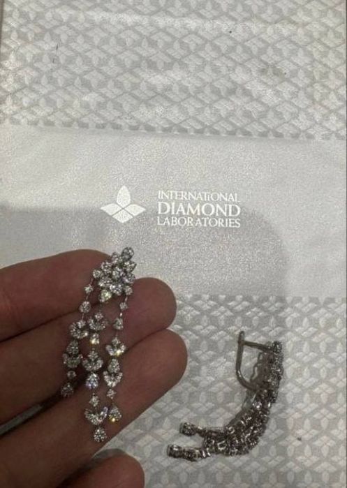 Серьги с бриллиантами из белого золота