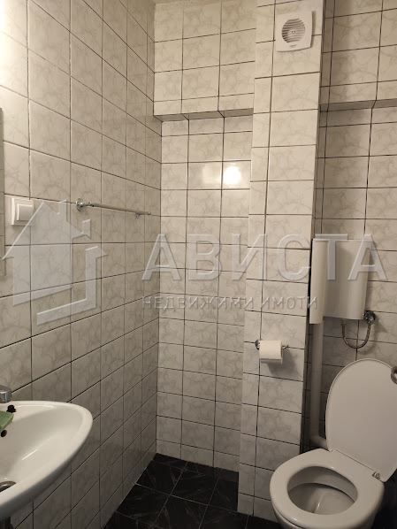 Дава се под наем Тристаен апартамент в София, Карпузица - 123 кв.м за 612 € - Снимка #12
