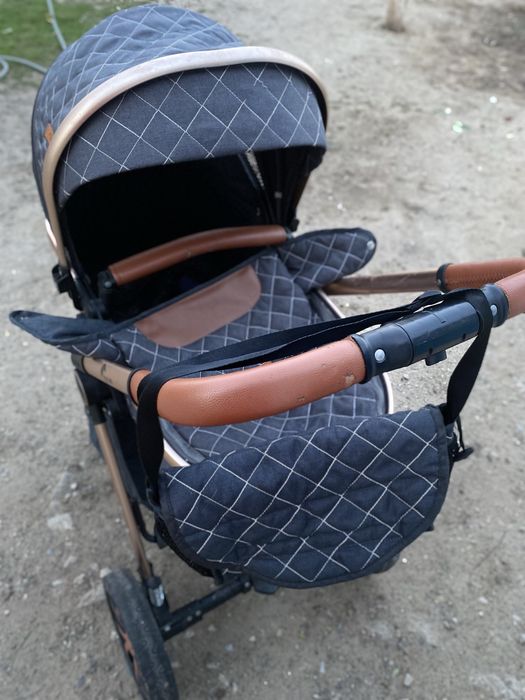 Срочна продам детскую коляску
