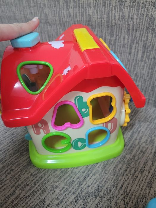 Casuta cu activitati - sortare bebeluși