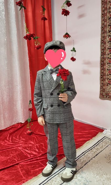 Серый клетчатый костюм для мальчика