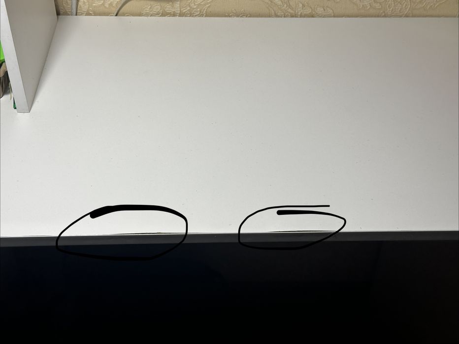 Стол учебный.