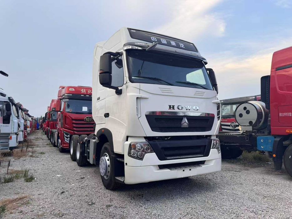 Howo T7H 540HP трактор